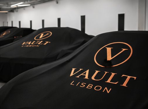 A Vault Lisbon car cover, close up